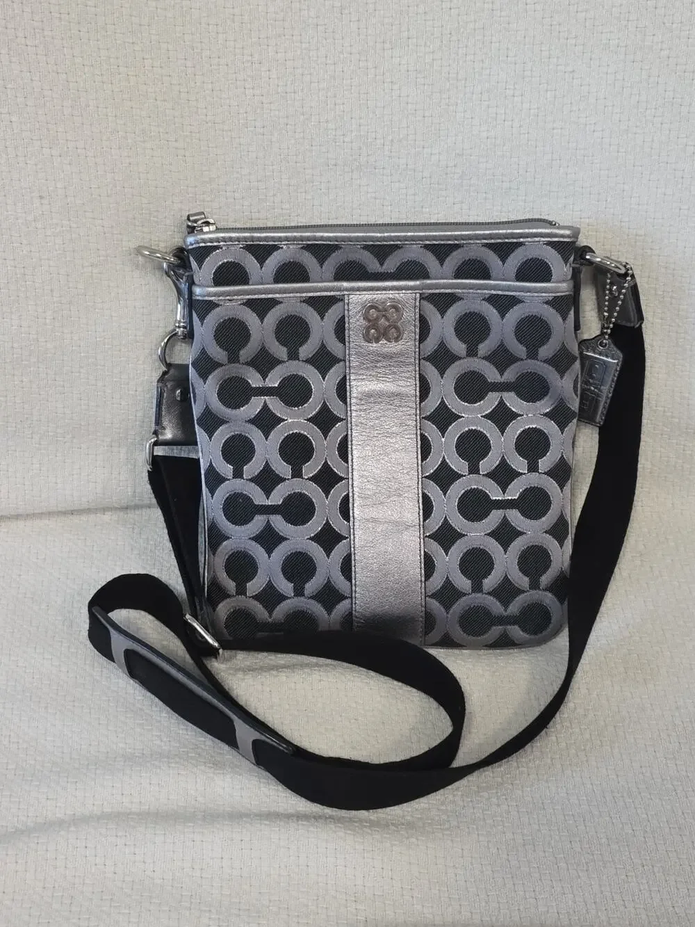 Coach 46802 Gunmetal Black Silver Crossbody Bag Swing Pack Shoulder Purse